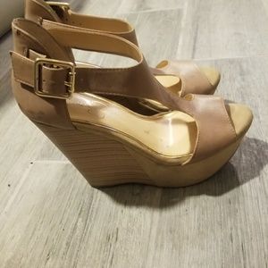 Jessica Simpson Platforms size 7